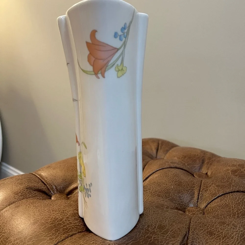 Vintage Toyo Floral Ceramic Vase Cottagecore Grandma Delicate